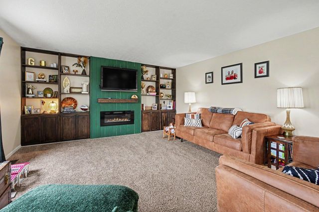 9728 Whispering Way, Alexandria, KY 41001