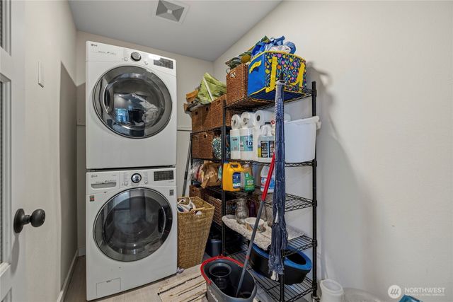 3615 Britzman Loop, Clinton, WA 98236