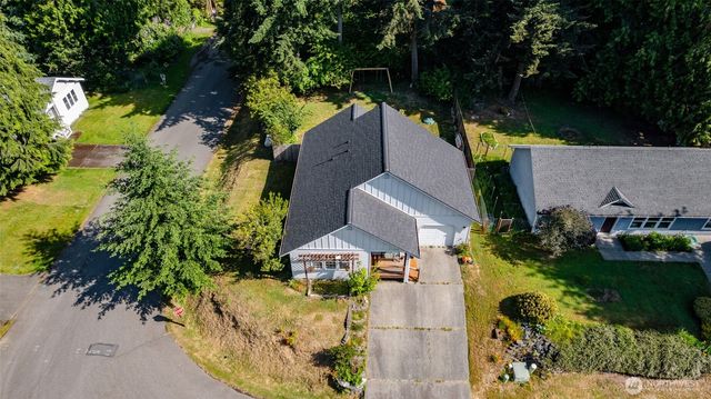 3615 Britzman Loop, Clinton, WA 98236