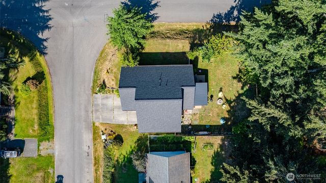 3615 Britzman Loop, Clinton, WA 98236
