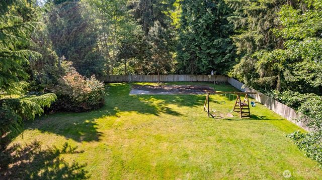 3615 Britzman Loop, Clinton, WA 98236