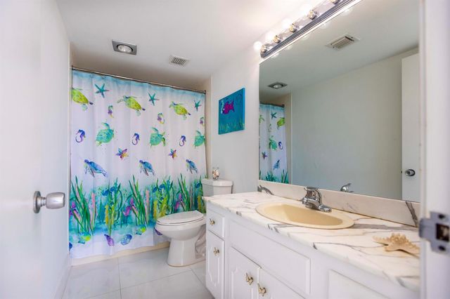 2000 Presidential Way 702, West Palm Beach, FL 33401