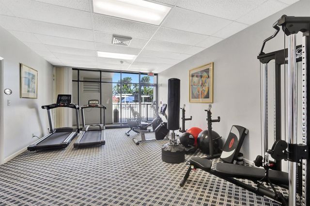 2000 Presidential Way 702, West Palm Beach, FL 33401