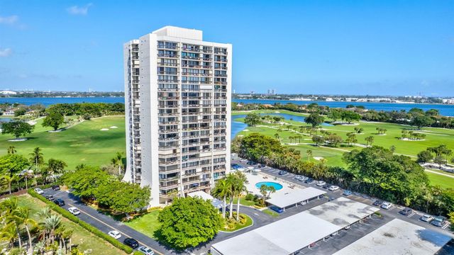 2000 Presidential Way 702, West Palm Beach, FL 33401