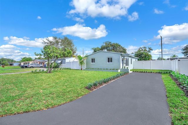 1401 N 70th Ter, Hollywood, FL 33024