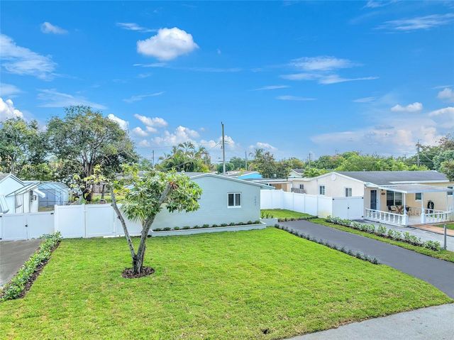 1401 N 70th Ter, Hollywood, FL 33024