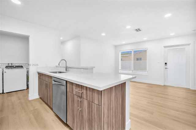 1401 N 70th Ter, Hollywood, FL 33024