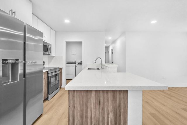 1401 N 70th Ter, Hollywood, FL 33024