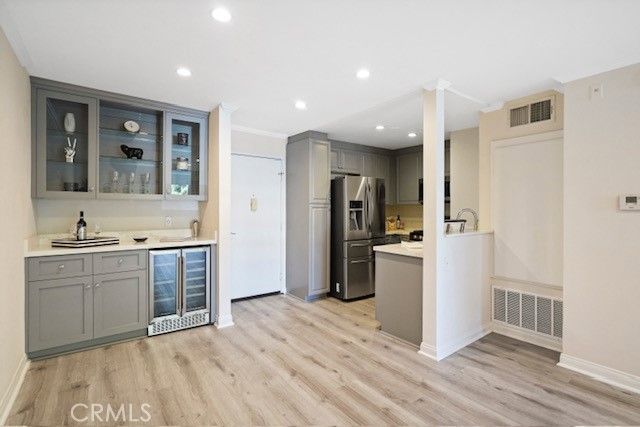 21400 Burbank Boulevard 115, Woodland Hills (los Angeles), CA 91367