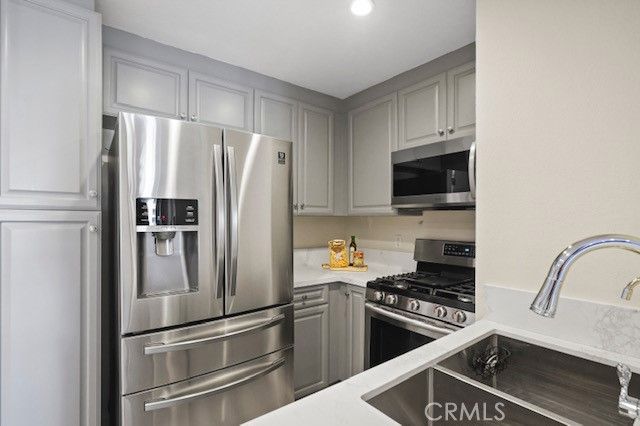 21400 Burbank Boulevard 115, Woodland Hills (los Angeles), CA 91367