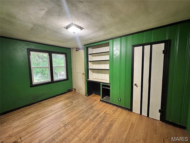 211 S East Street, Warrenton, MO 63383