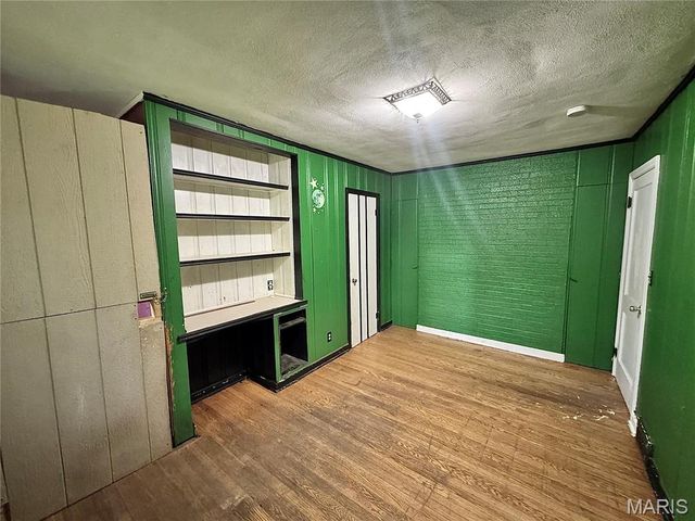 211 S East Street, Warrenton, MO 63383