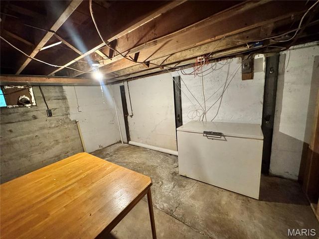 211 S East Street, Warrenton, MO 63383