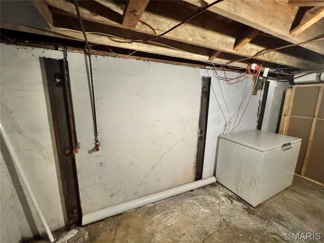 211 S East Street, Warrenton, MO 63383