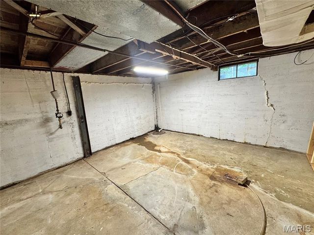 211 S East Street, Warrenton, MO 63383