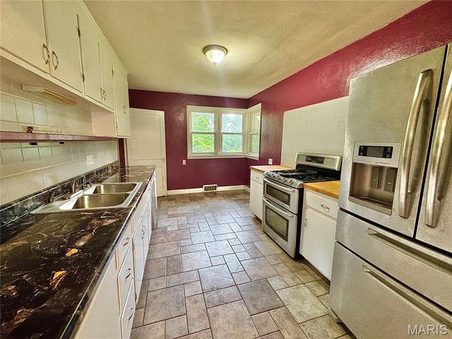 211 S East Street, Warrenton, MO 63383
