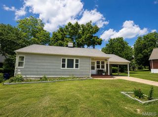 211 S East Street, Warrenton, MO 63383