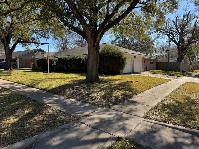 10302 Belfast Road, La Porte, TX 77571