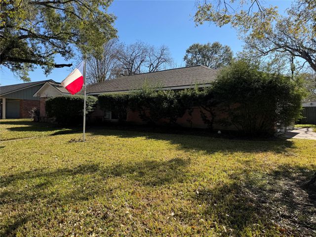 10302 Belfast Road, La Porte, TX 77571