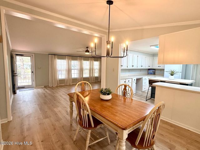 472 Maplewood Drive NW, Calabash, NC 28467