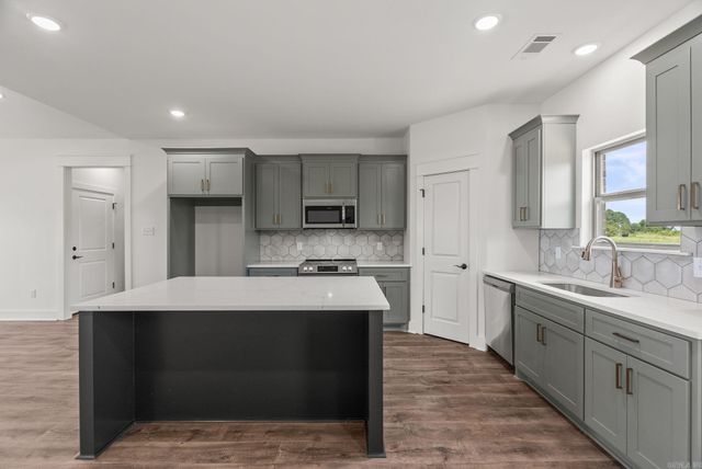 32 High Point Drive, Greenbrier, AR 72058