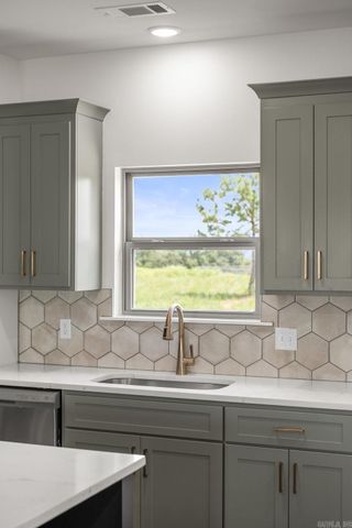 32 High Point Drive, Greenbrier, AR 72058