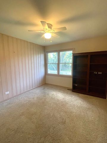 203 Emerson Court B, Bloomingdale, IL 60108
