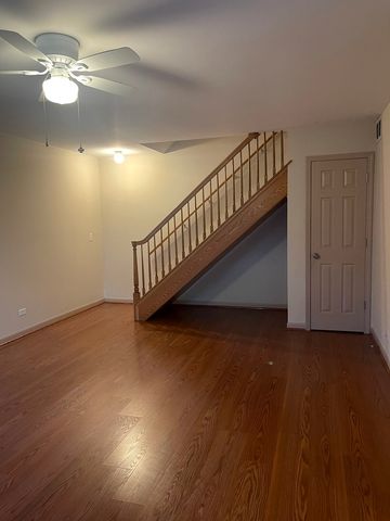 203 Emerson Court B, Bloomingdale, IL 60108