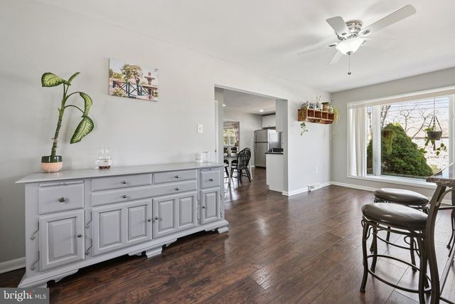 50 GRAVERS LN, Blackwood, NJ 08012