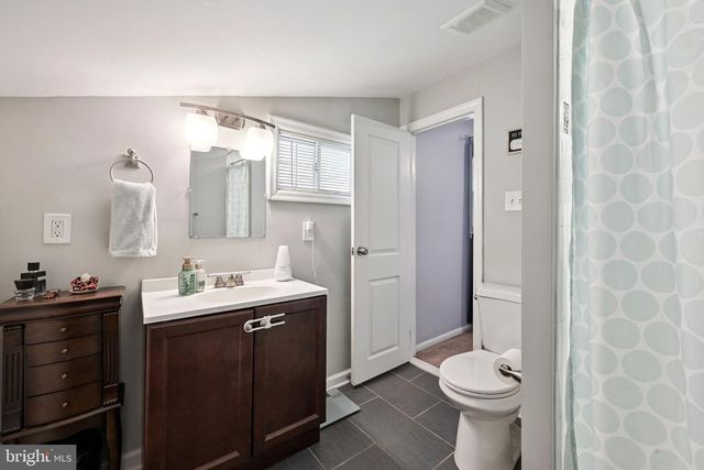 50 GRAVERS LN, Blackwood, NJ 08012