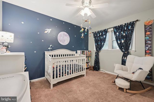 50 GRAVERS LN, Blackwood, NJ 08012