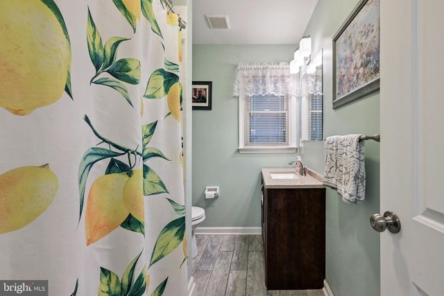 50 GRAVERS LN, Blackwood, NJ 08012