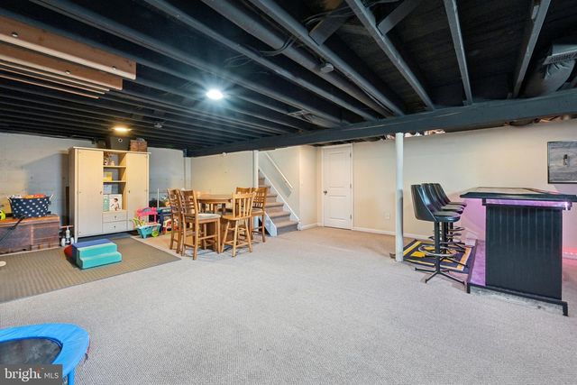 50 GRAVERS LN, Blackwood, NJ 08012