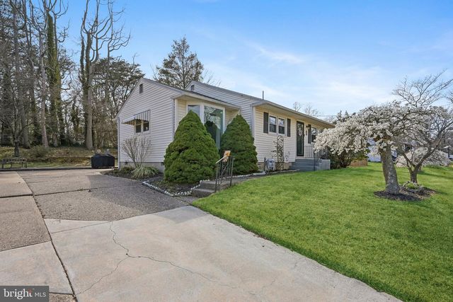 50 GRAVERS LN, Blackwood, NJ 08012