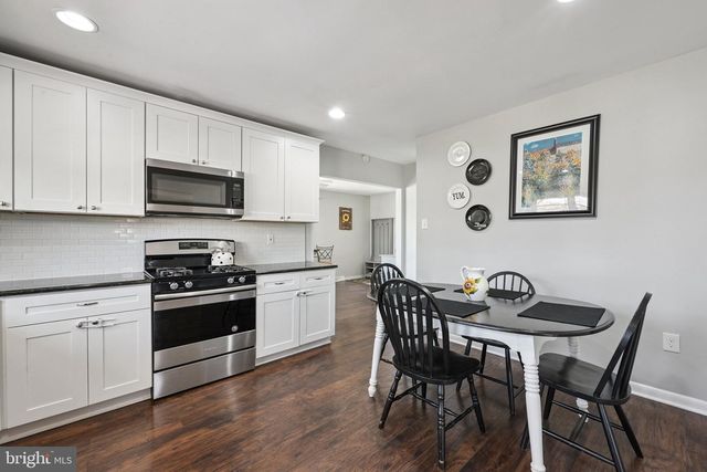 50 GRAVERS LN, Blackwood, NJ 08012