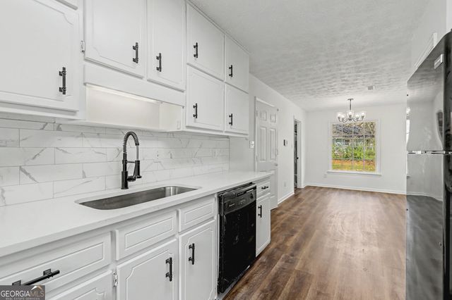 608 S Jeff Davis Drive, Fayetteville, GA 30215