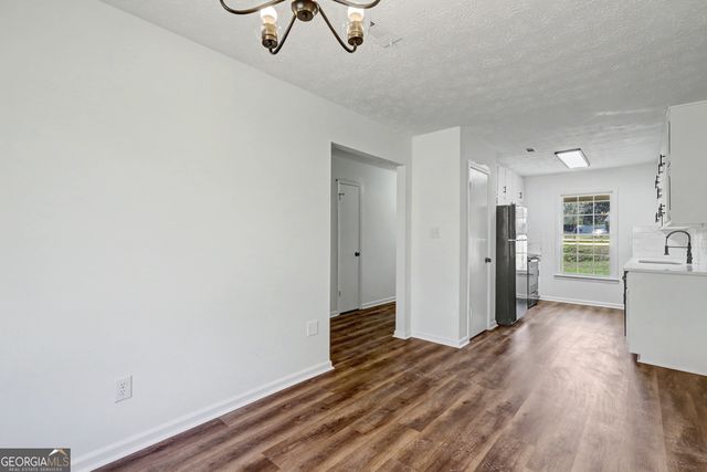 608 S Jeff Davis Drive, Fayetteville, GA 30215