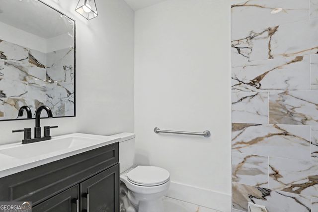 608 S Jeff Davis Drive, Fayetteville, GA 30215