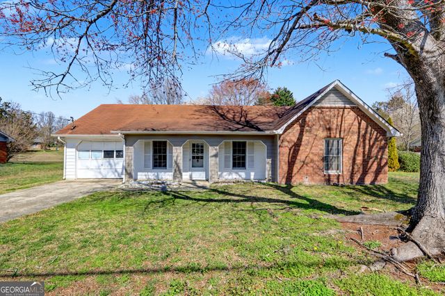 608 S Jeff Davis Drive, Fayetteville, GA 30215