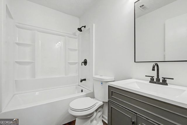 608 S Jeff Davis Drive, Fayetteville, GA 30215