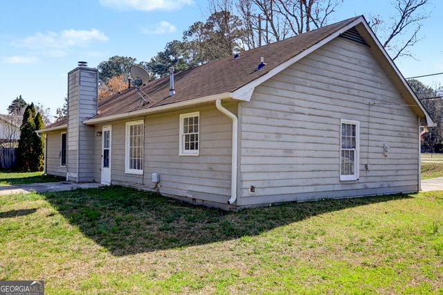 608 S Jeff Davis Drive, Fayetteville, GA 30215