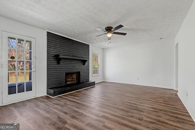 608 S Jeff Davis Drive, Fayetteville, GA 30215