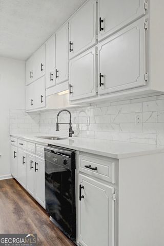 608 S Jeff Davis Drive, Fayetteville, GA 30215