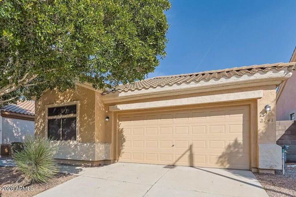 2741 N Kenton, Mesa, AZ 85215