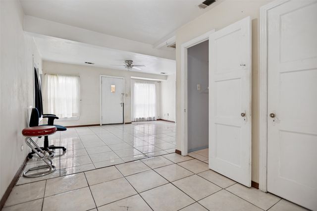 408 W Montana Avenue, Dallas, TX 75224