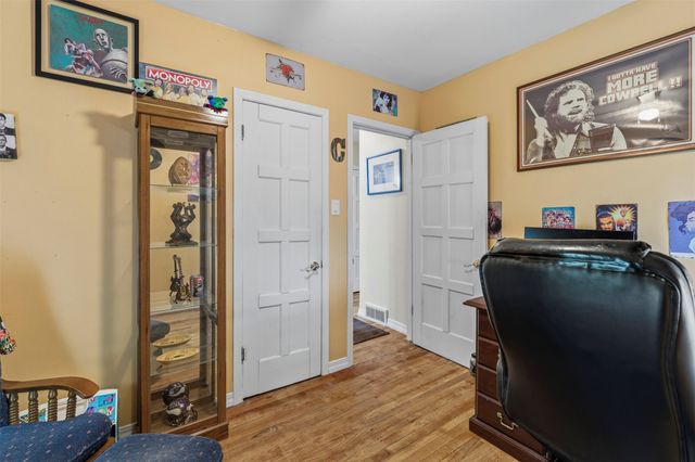 4104 4th Street, Des Moines, IA 50313