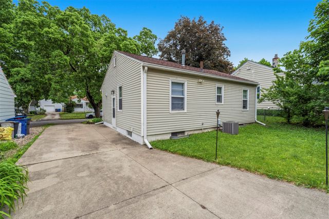 4104 4th Street, Des Moines, IA 50313