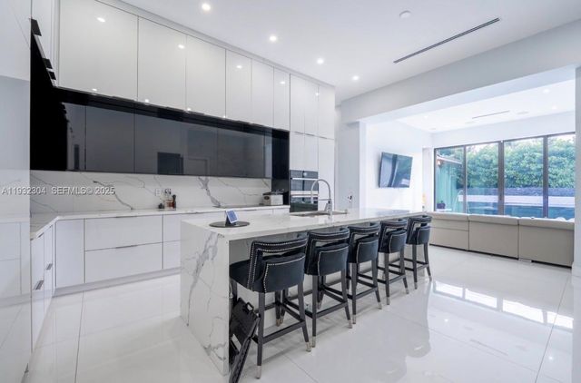 10850 SW 32nd St, Miami, FL 33165