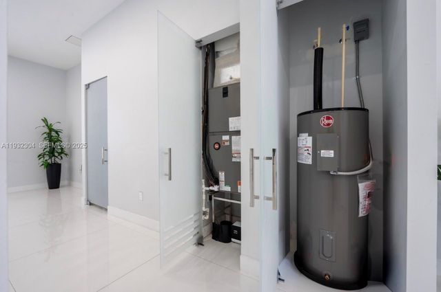 10850 SW 32nd St, Miami, FL 33165