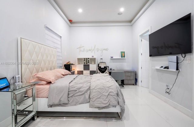 10850 SW 32nd St, Miami, FL 33165